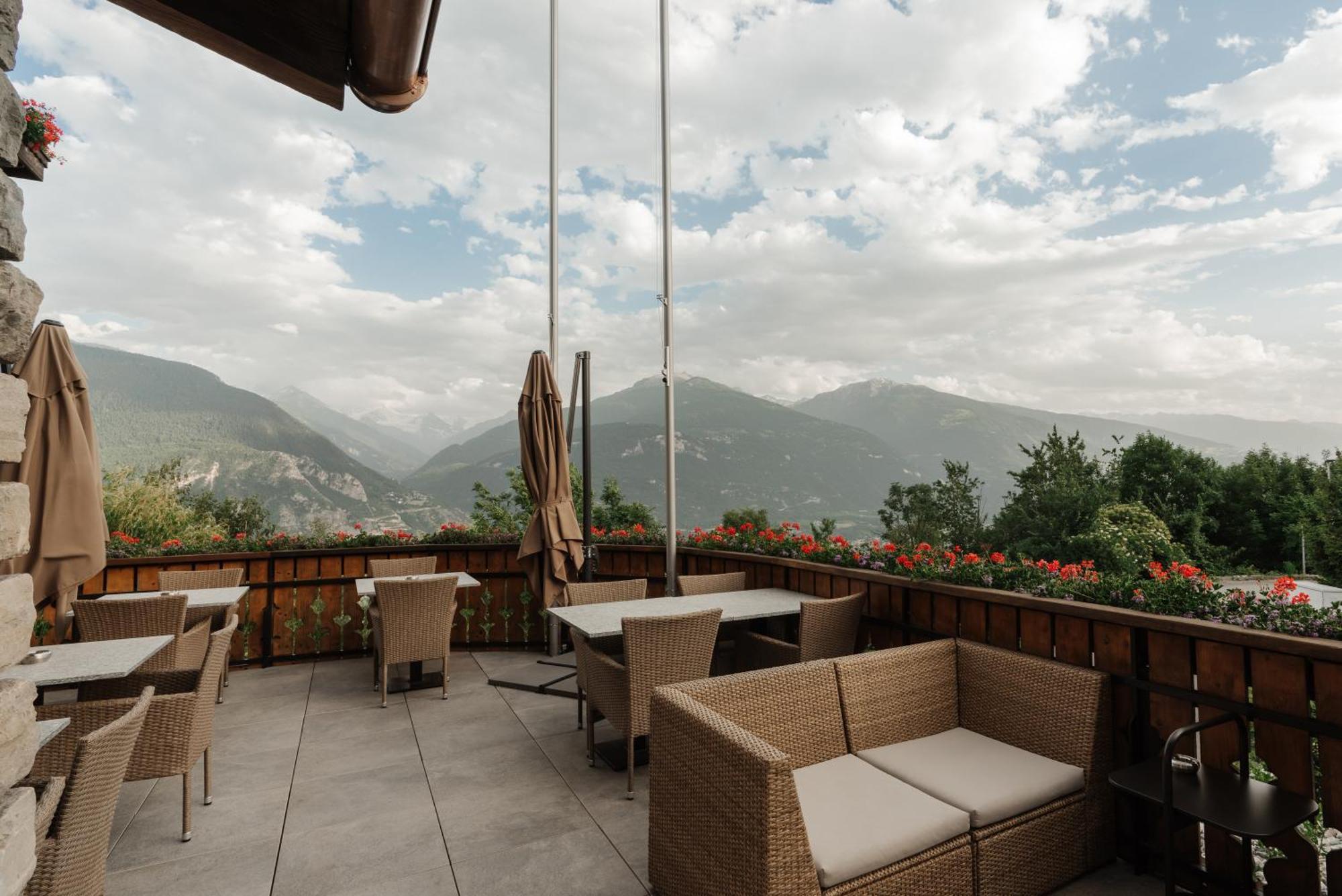 Hotel Panorama Crans-Montana Exterior foto